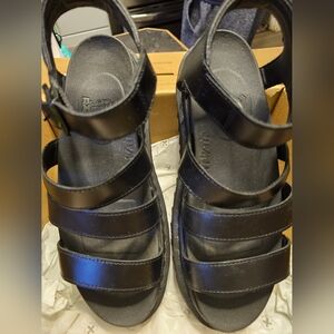 Dr .martens sandals